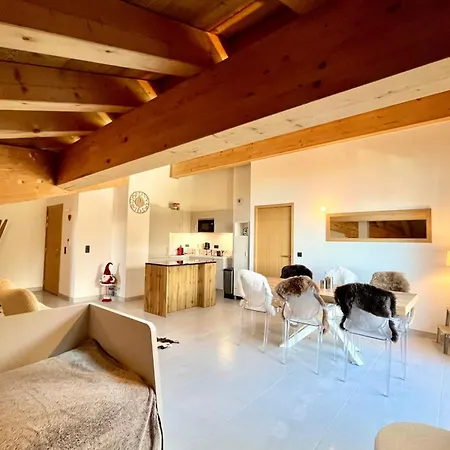 Апартаменты Comfortable 200m From The Lifts Комблу